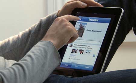 تطبيق الفيسبوك لجهاز الايباد سيظهر مع تدشين الايفون 5