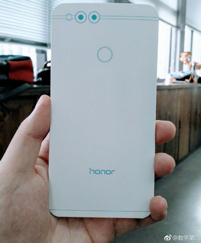 هواوي تستعد للكشف عن هاتف Honor 7X بشاشة كاملة !