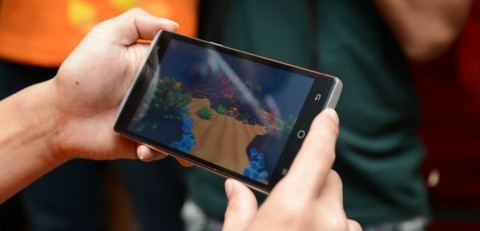 هاتف Takee 1 بتقنية التصوير المجسم "الهولوجرام" ، الواقع أصبح حقيقة !
