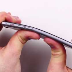 تقارير: جهاز الآيفون 6 بلس قد يتعرض للانحناء - صور وفيديو!