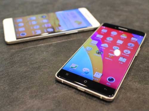 بدء الطلب المسبق على جهاز Oppo R7 ذو الشاشة بدون حواف