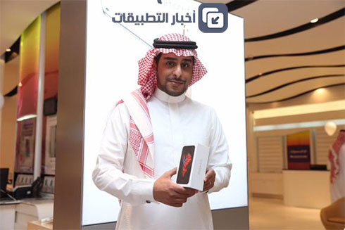 بالصور ،، الوطن العربي يستقبل هواتف آيفون 6 إس و آيفون 6 إس بلس بإقبال شديد !