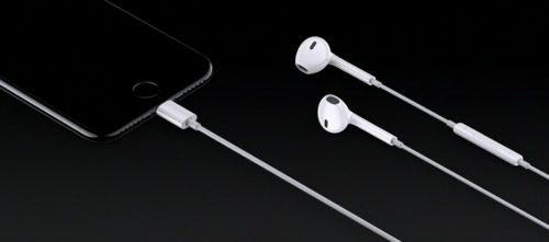 كل ما تود معرفته حول سماعات آبل AirPods اللاسلكية الجديدة !