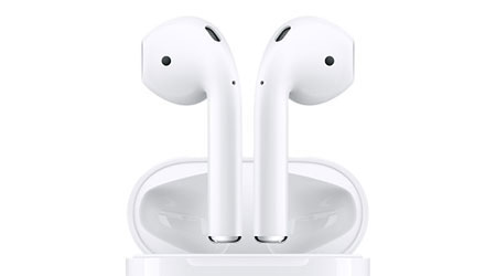 آبل تطرح سماعات AirPods اللاسلكية للبيع ، فهل تستحق الشراء ؟!