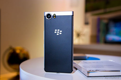 هاتف BlackBerry KeyOne - التصميم كلاسيكي لكن لا يزال جذاباً !