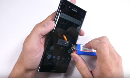 فيديو - هل هاتف Xperia XZ PREMIUM صلب وقادر على التحمل ؟