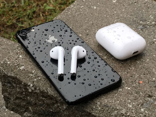 5 أسباب تدفعك لانتظار الجيل الثاني من سماعات AirPods !