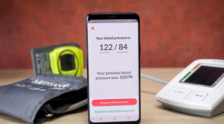 هل يستطيع جالاكسي S9 قياس ضغط الدم بدقة؟ إليكم التجربة