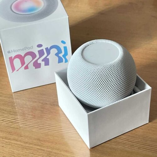 ابل تبدأ طرح سماعات HomePod Mini في الأسواق بسعر رخيص - هل تستحق الشراء!