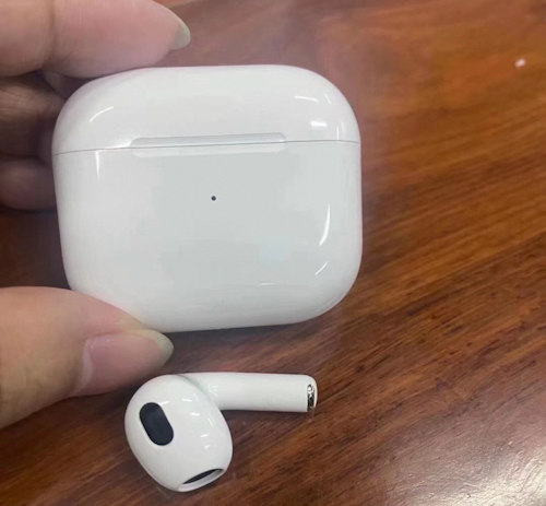 سماعات ابل AirPods 3 تظهر في صور مسربة جديدة مرة أخرى!