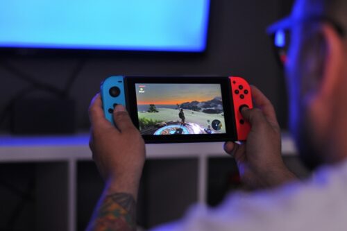 كوالكوم تخطط لإطلاق جهاز ألعاب مثل Nintendo Switch مبني على أندرويد!