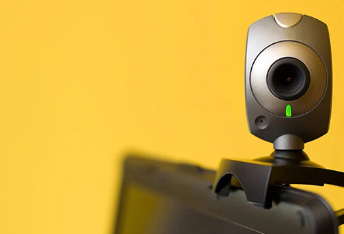 كيف يتم اختراق كاميرا الحاسوب للتجسس على خصوصية المستخدمين - وكيف تحمي نفسك؟