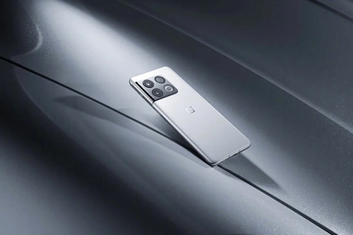 تحفة فريدة من نوعها - شركة ون بلس تُطلق هاتف OnePlus 10 Pro باللون الأبيض