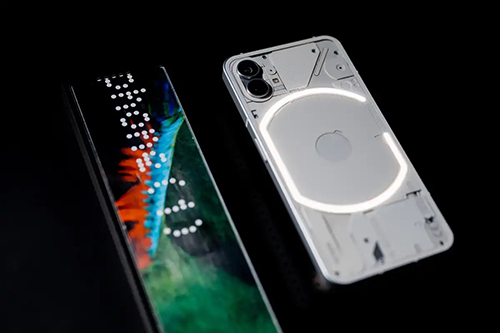 الكشف رسمياً عن هاتف Nothing Phone 1 بتصميم فريد وشاشة 120Hz والمزيد