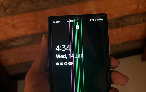 سامسونج تتعهد بإستبدال شاشات الهواتف المتأثرة بالخطوط الخضراء بدون مقابل - ولكن!